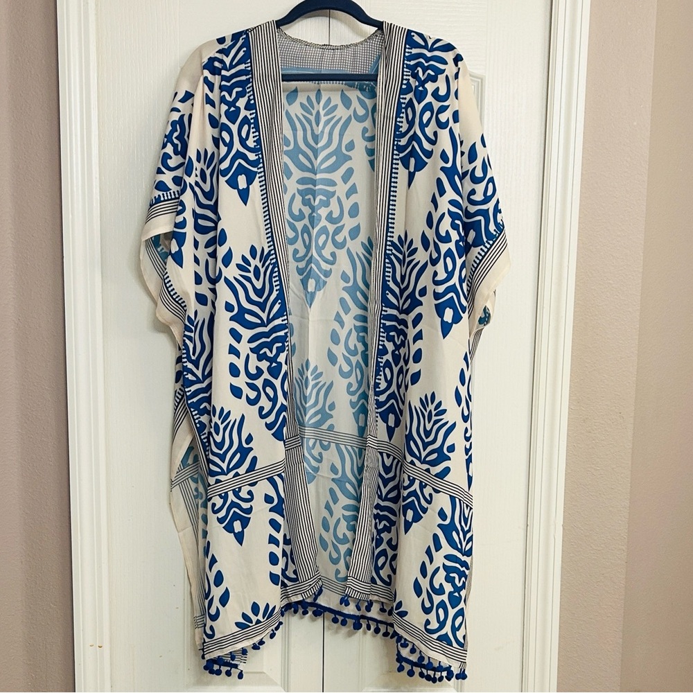 Elegant Blue and Cream Kimono Coverup